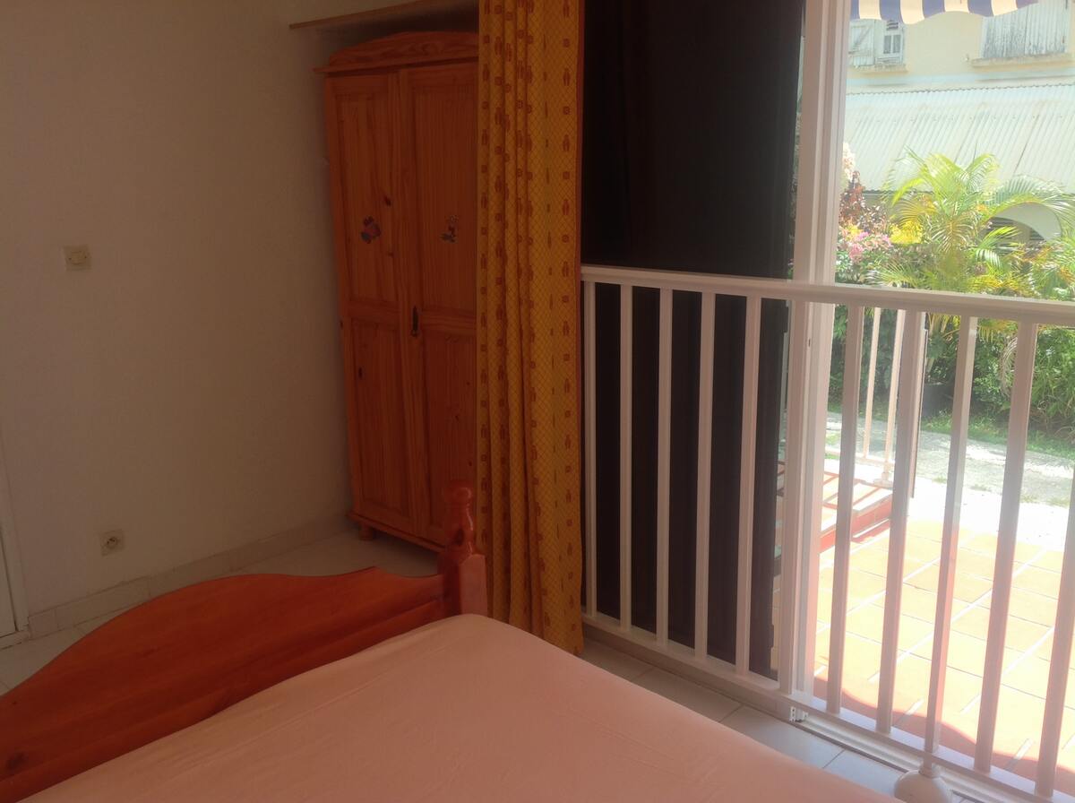 Appartement 36 m² vue mer, jardin et terrasse à Saint-François - Photo 18