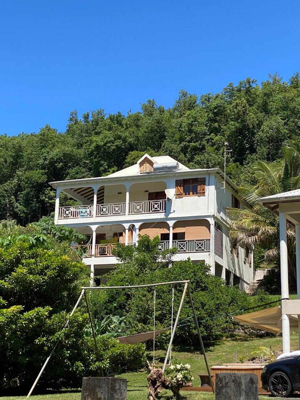 Maison 90 m² à Gourbeyre, vue mer et terrasse - Photo 2