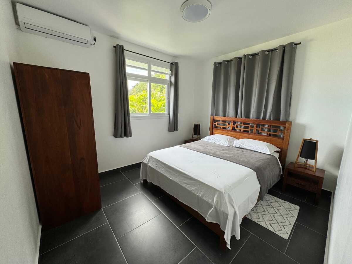 Maison 90 m² à Gourbeyre, vue mer et terrasse - Photo 10