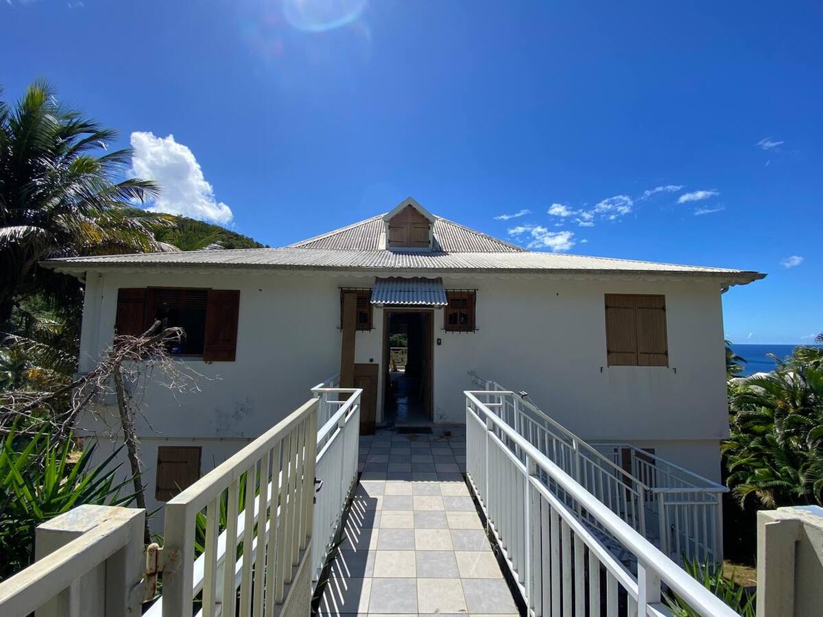 Maison 90 m² à Gourbeyre, vue mer et terrasse - Photo 15