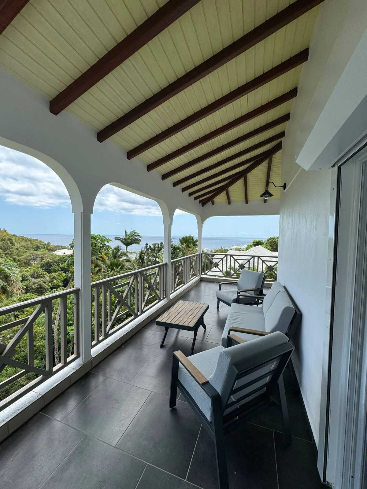 Maison 90 m² à Gourbeyre, vue mer et terrasse - Photo 19
