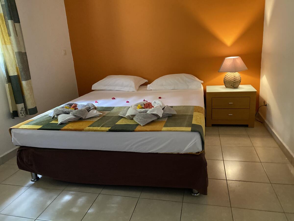 Bungalow 6 pers. à Vieux-Habitants, piscine & vue mer - Photo 14