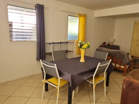 Maison avec jardin clôturé et terrasse au Robert, Martinique : photo 5