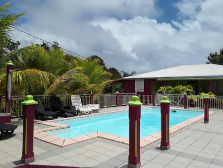 Location appartement à Sainte Anne, Appartement élégant à Sainte-Anne - 35 m² avec piscine