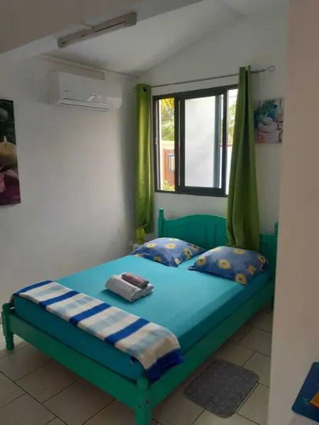 Location bungalow à Saint Pierre, Charmant bungalow à Saint Pierre avec vue sur montagne