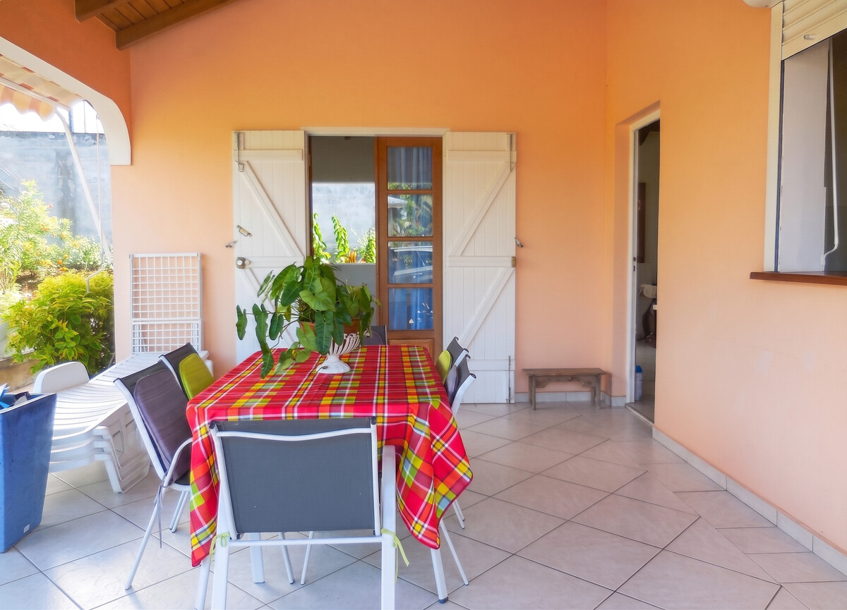 Maison 2 chambres avec jardin clôturé à Sainte-Anne, Guadeloupe - Photo 2
