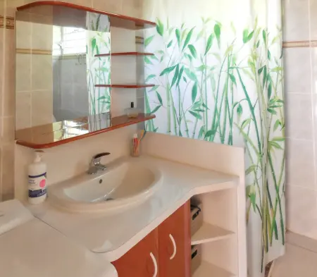 Maison charmante à Sainte-Anne avec jardin clôturé - Photo 6
