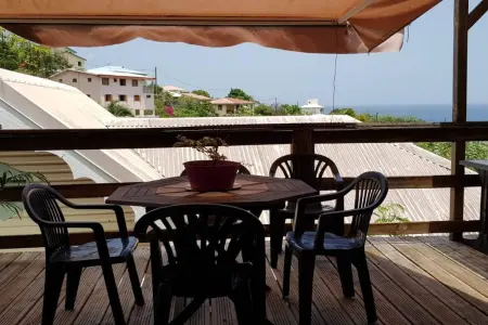 Appartement vue mer au Carbet, 2 chambres, piscine partagée : photo 3