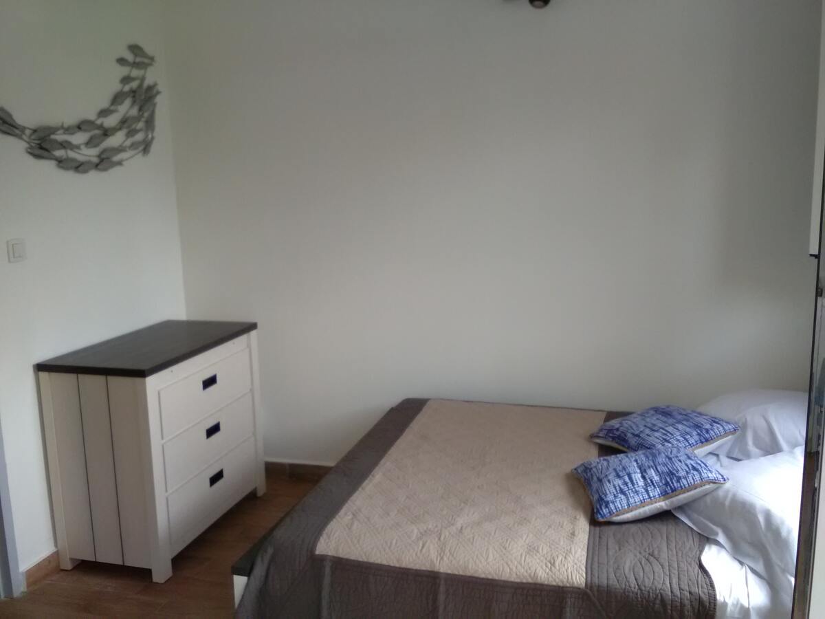 Bungalow avec piscine partagée et vue jardin à Le Gosier - Photo 10
