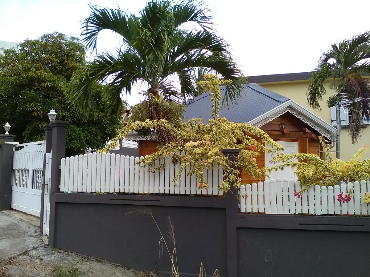 Bungalow avec piscine partagée et vue jardin à Le Gosier - Photo 22