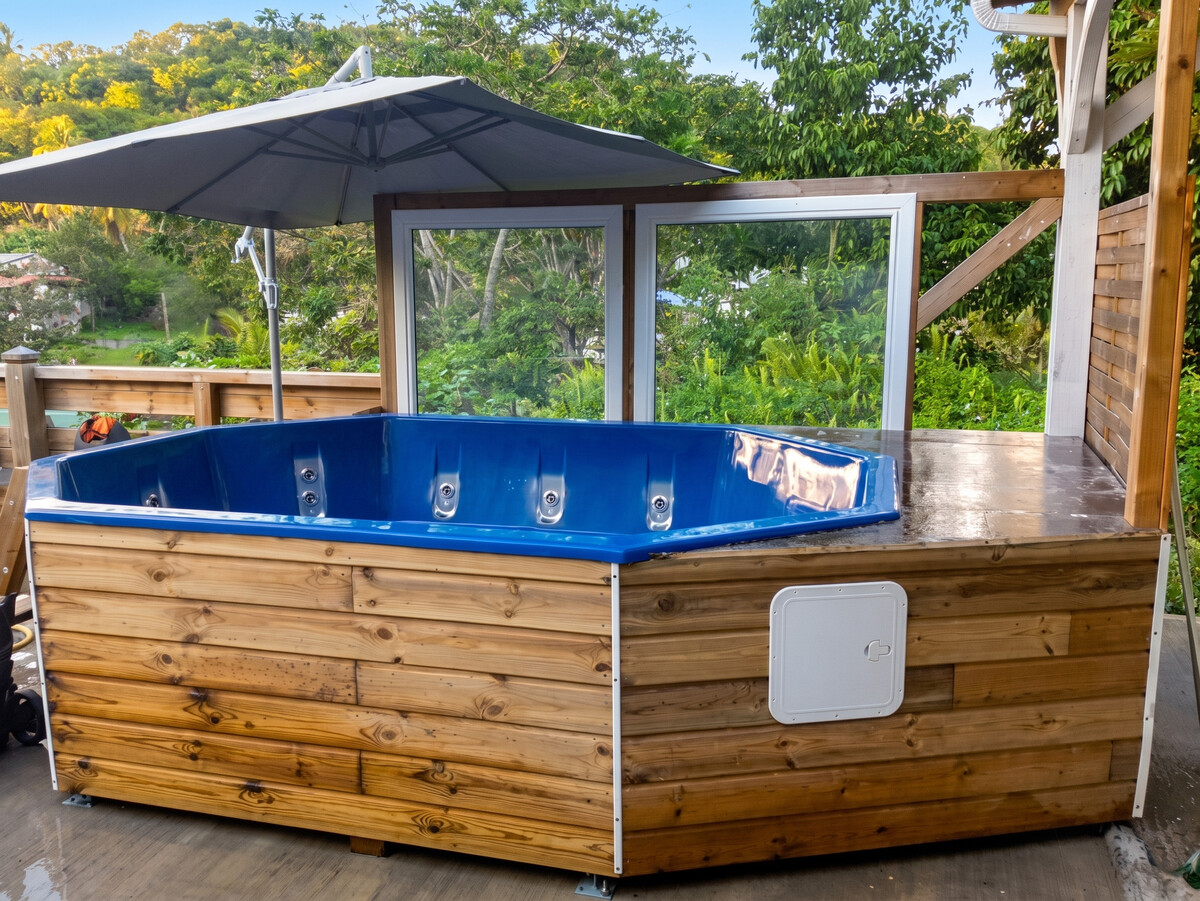 Studio intime avec piscine et jacuzzi partagés au Gosier - Photo 2