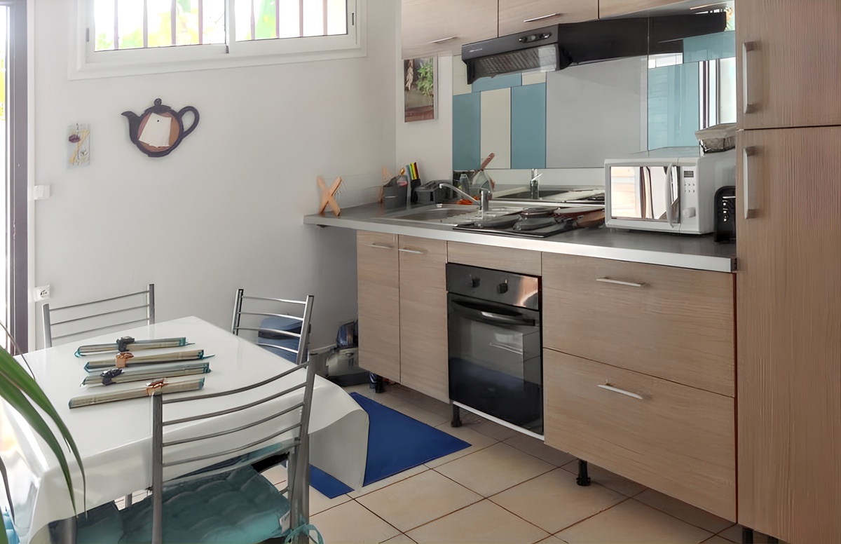 Maison 2 chambres avec jardin à l'Étang-Salé les Bains - Photo 2