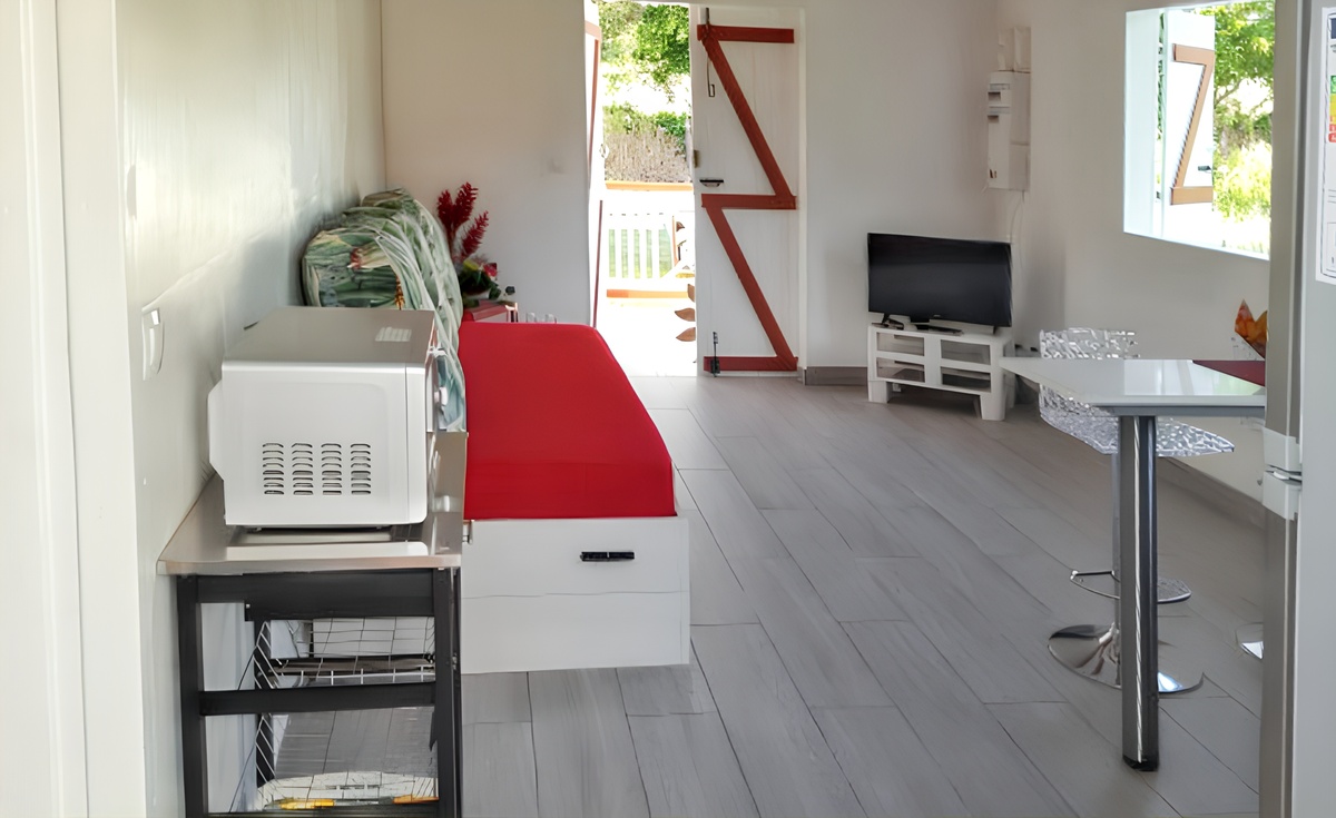 Bungalow 4 personnes Le Moule avec piscine et jardin - Photo 3