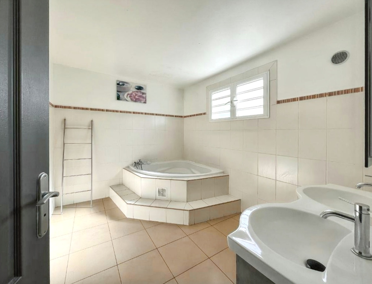 Villa 23 pers. à Saint-Benoît : piscine privée & vue mer - Photo 32