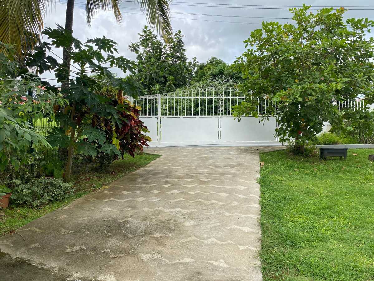 Maison 1 chambre à Baie-Mahault, jardin clos et parking - Photo 19