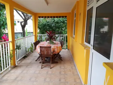 Maison avec jardin clôturé et 4 chambres à Sainte-Anne, Martinique : photo 2