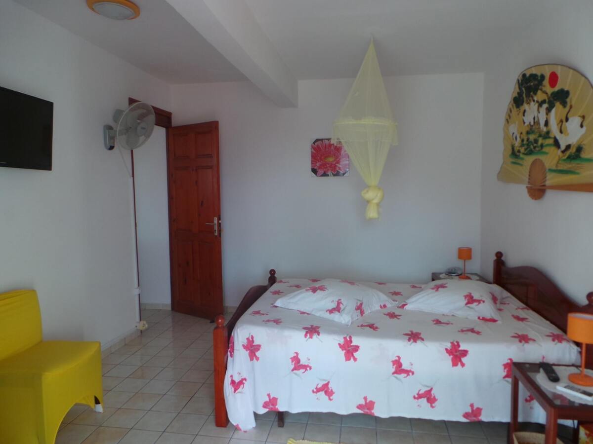 Maison 78 m² Bouillante, jardin clôturé et vue montagnes - Photo 7