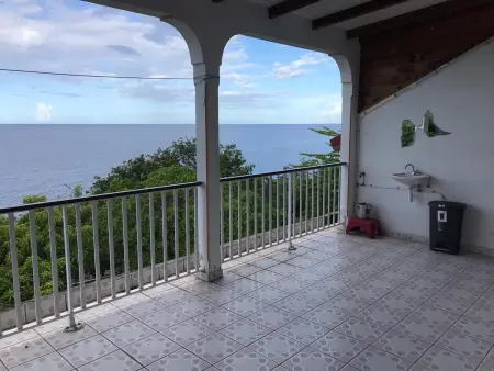 Maison avec vue mer, terrasse et jardin clos à Pointe-Noire : photo 2