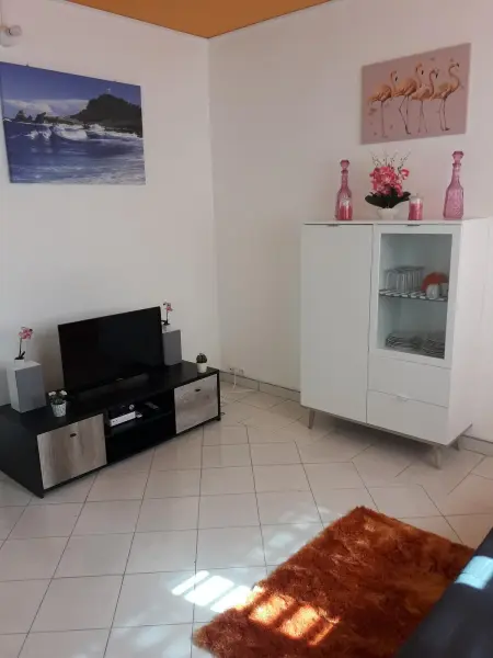Maison charmante à Petit-Bourg avec piscine partagée - Photo 10