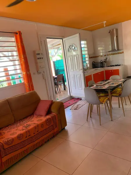 Maison charmante à Petit-Bourg avec piscine partagée - Photo 16