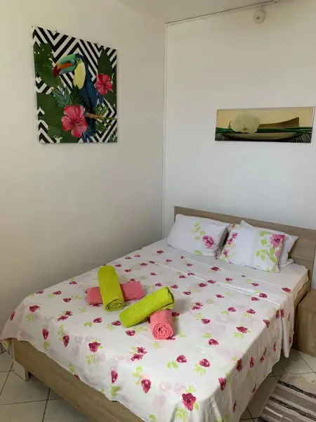 Maison charmante à Petit-Bourg avec piscine partagée - Photo 18