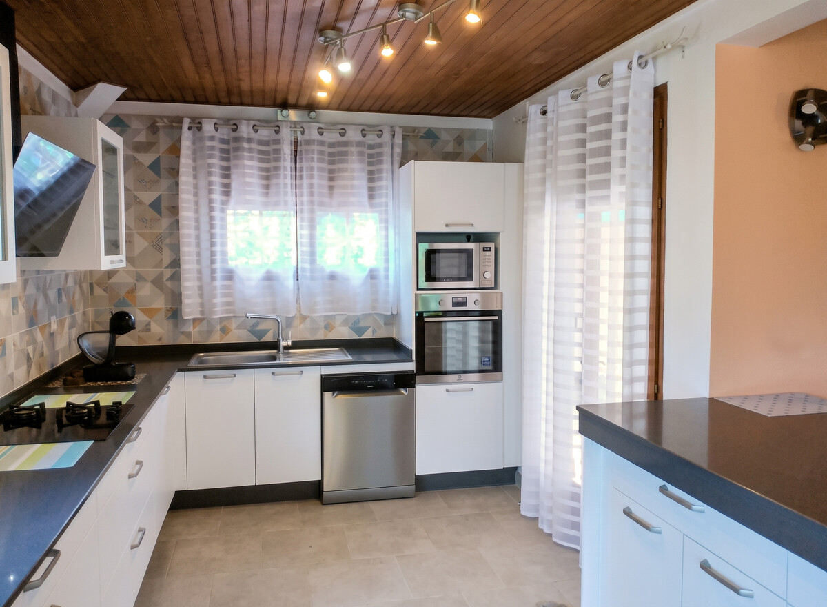 Villa avec piscine privée et jacuzzi à Sainte-Luce, 4 chambres - Photo 4