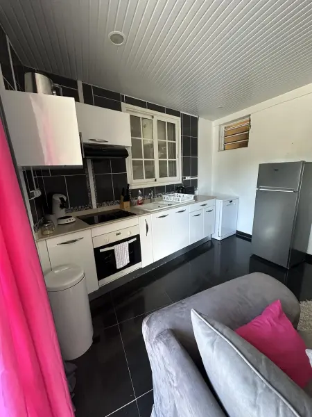 Location appartement à Sainte Rose, Appartement charmant à Sainte-Rose, 60m² + piscine