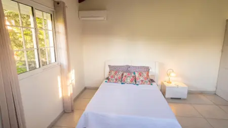 Appartement lumineux avec piscine partagée, Sainte-Anne, 75 m² - Photo 2