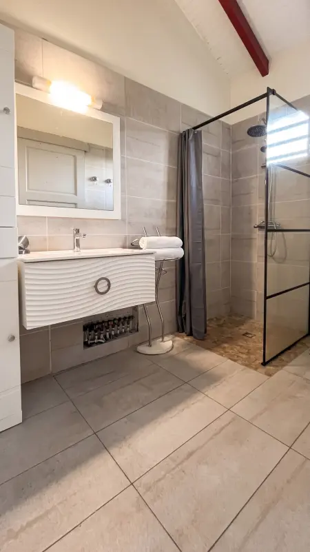Appartement lumineux avec piscine partagée, Sainte-Anne, 75 m² - Photo 19