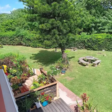 Location appartement à Sainte Anne, Appartement charmant à Sainte-Anne | 30 m² | Balcon et jardin