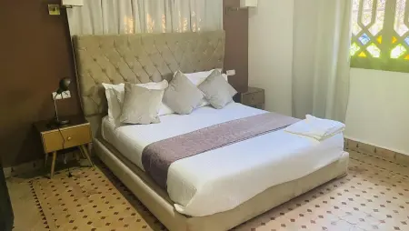Villa avec piscine privée et vue montagne à Marrakech : photo 14