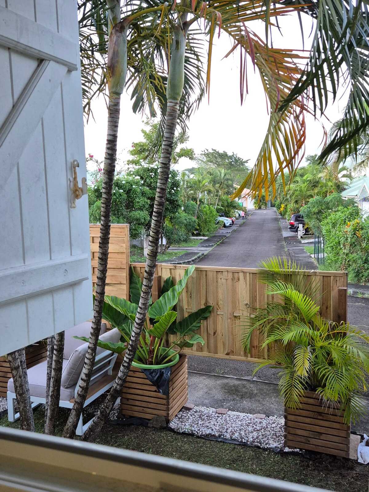 Maison 58 m² à Sainte-Anne, jardin clôturé et pergola - Photo 6