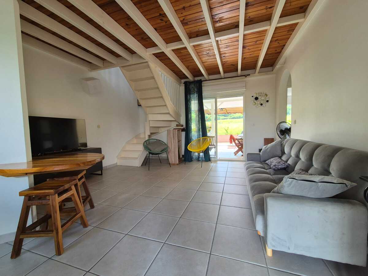 Maison 58 m² à Sainte-Anne, jardin clôturé et pergola - Photo 10