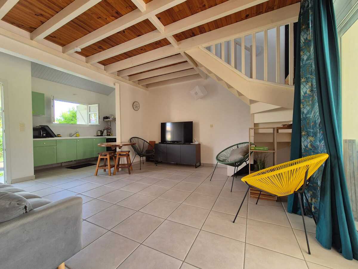 Maison 58 m² à Sainte-Anne, jardin clôturé et pergola - Photo 12