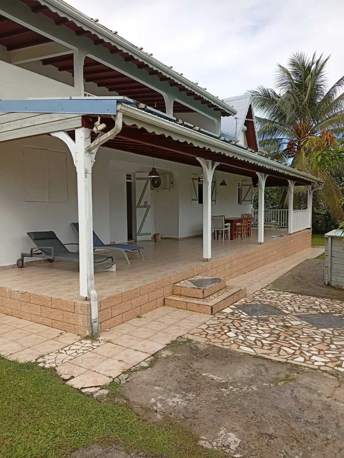 Maison 200m² à Lamentin, vue mer et montagnes - Photo 1