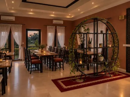 Villa avec deux piscines et 9 chambres à Ouled Hassoune, Marrakech : photo 8