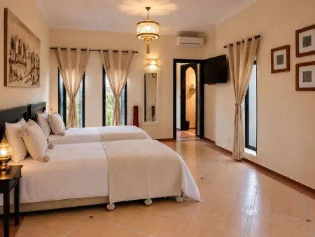 Villa avec deux piscines et 9 chambres à Ouled Hassoune, Marrakech : photo 22