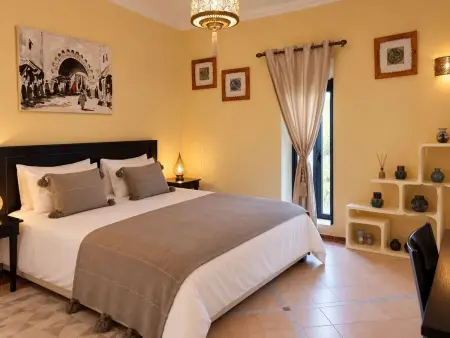 Villa avec deux piscines et 9 chambres à Ouled Hassoune, Marrakech : photo 23