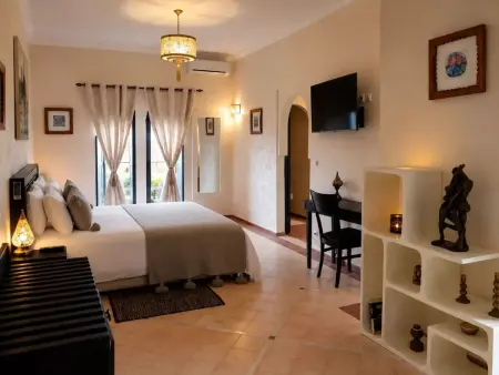Villa avec deux piscines et 9 chambres à Ouled Hassoune, Marrakech : photo 25