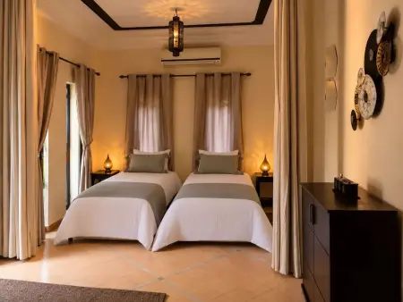 Villa avec deux piscines et 9 chambres à Ouled Hassoune, Marrakech : photo 26
