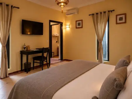 Villa avec deux piscines et 9 chambres à Ouled Hassoune, Marrakech : photo 27