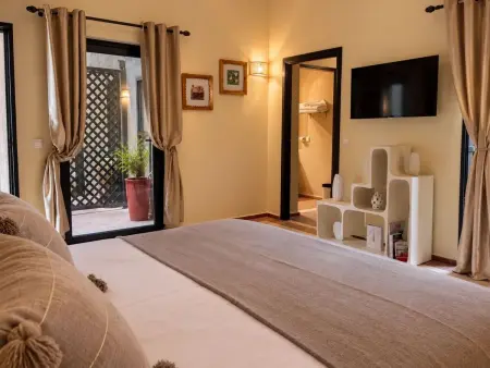 Villa avec deux piscines et 9 chambres à Ouled Hassoune, Marrakech : photo 32