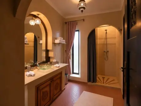 Villa avec deux piscines et 9 chambres à Ouled Hassoune, Marrakech : photo 34