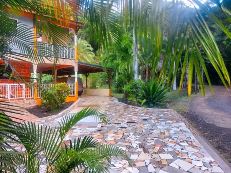 Maison avec vue montagne et jardin privé à Pointe-Noire, 6 pers. : photo 3