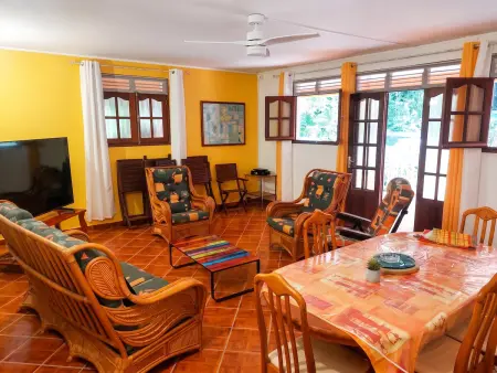 Maison avec vue montagne et jardin privé à Pointe-Noire, 6 pers. : photo 4