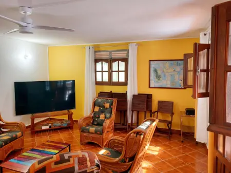 Maison avec vue montagne et jardin privé à Pointe-Noire, 6 pers. : photo 6