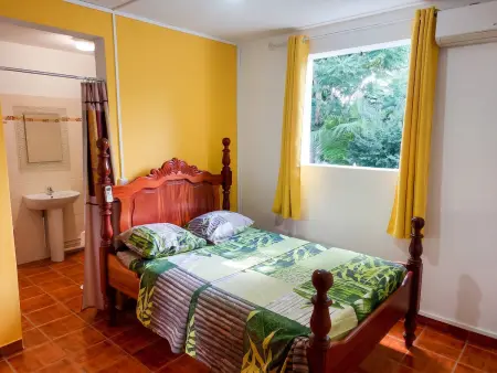 Maison avec vue montagne et jardin privé à Pointe-Noire, 6 pers. : photo 9