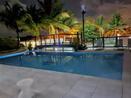 Bungalow charmant à Le Moule avec piscine et jardin - Photo 3