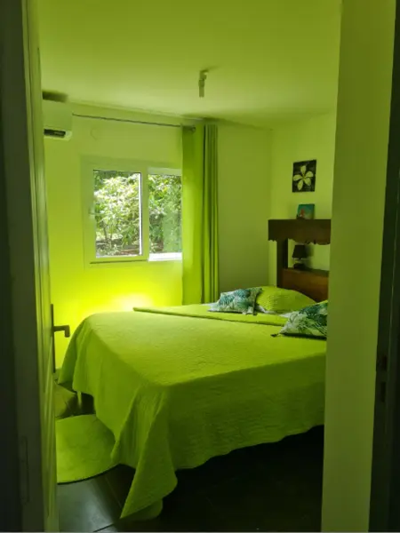 Bungalow charmant à Le Moule avec piscine et jardin - Photo 8