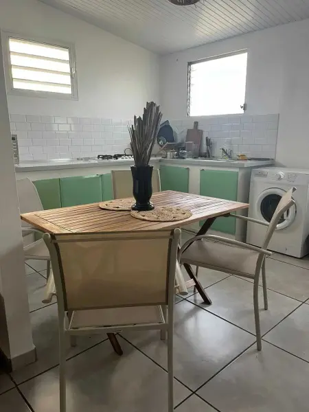 Charmante maison au Vauclin avec terrasse et vue sur jardin - Photo 2